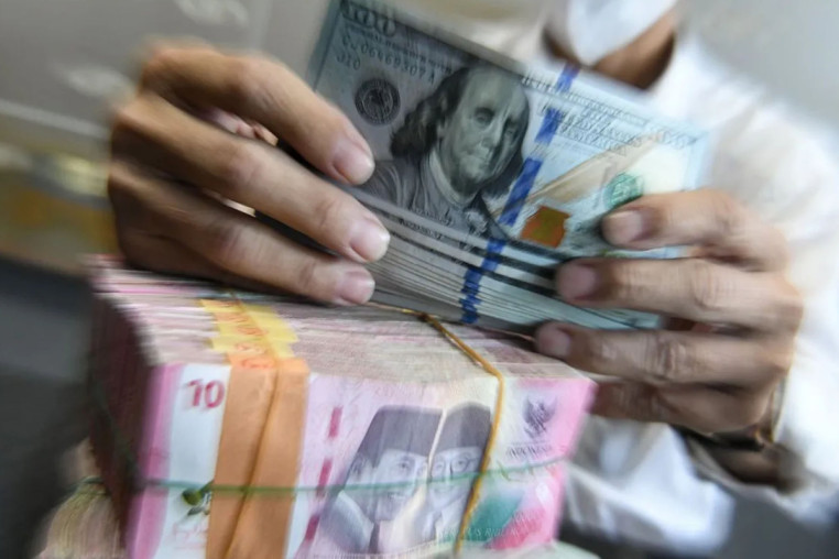 Rupiah menguat jadi Rp16.425 per dolar AS. Pada Selasa